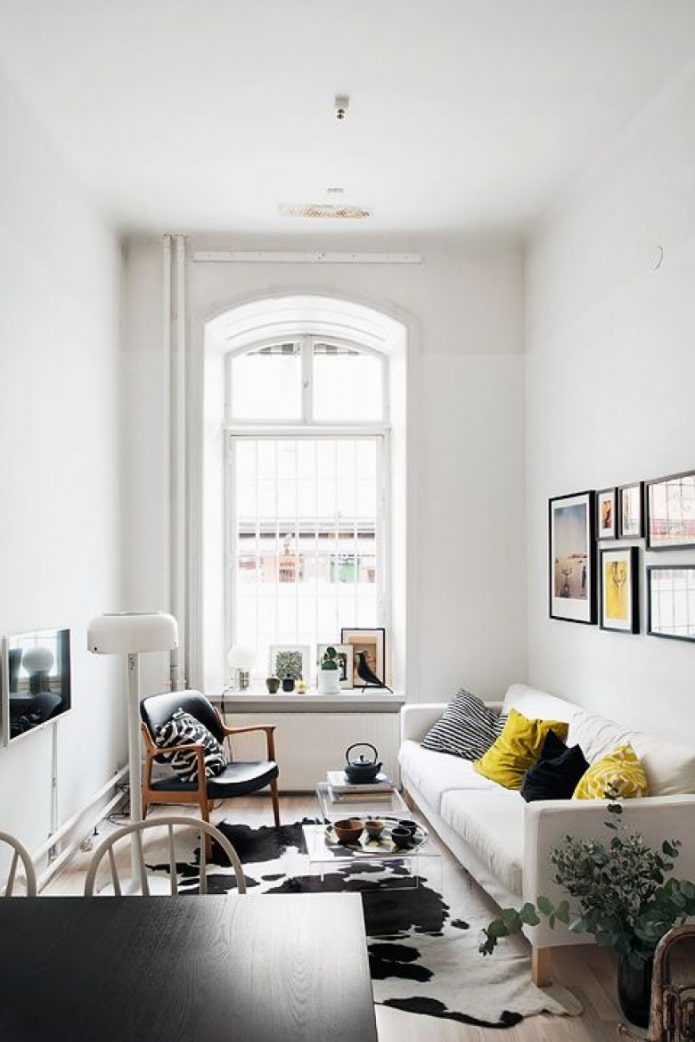 bílý malý obývací pokoj