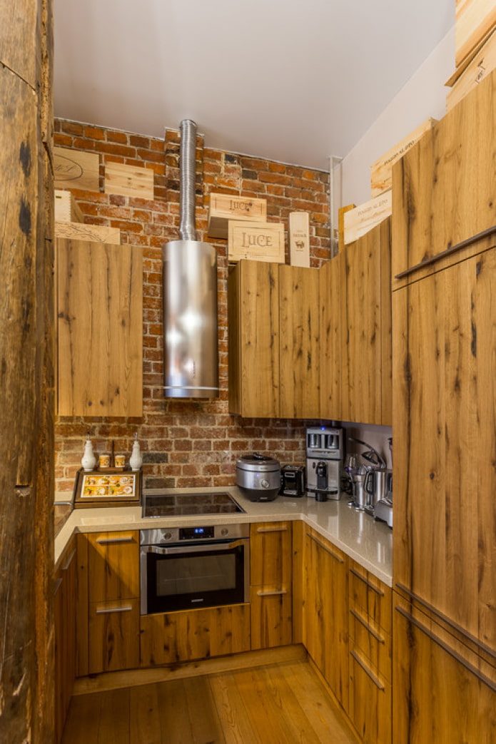 kuchyňa s dreveným povrchom