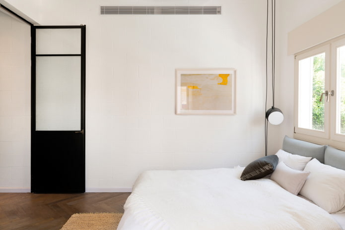 minimalistinen makuuhuone