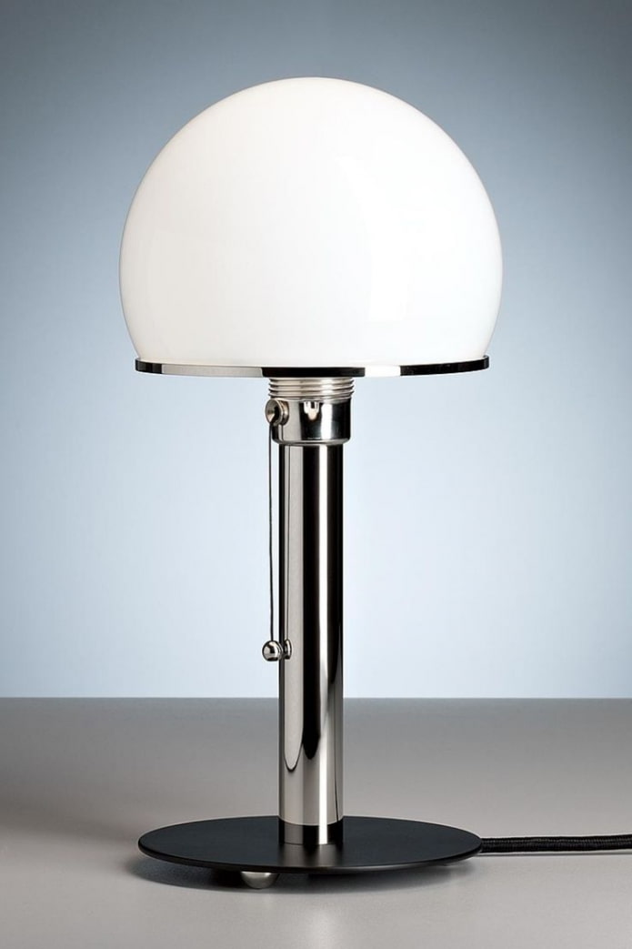 bauhaus-tyylinen lamppu