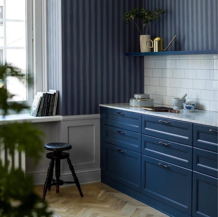 mėlynos virtuvės tapetai