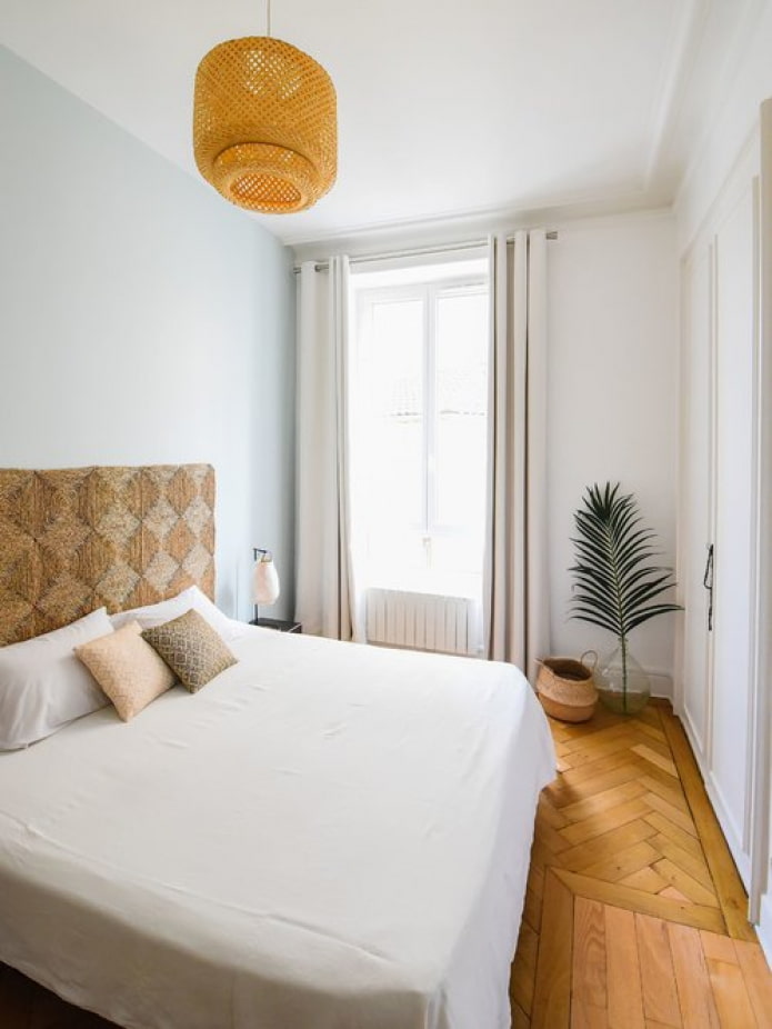 ložnice ve stylu minimalismu