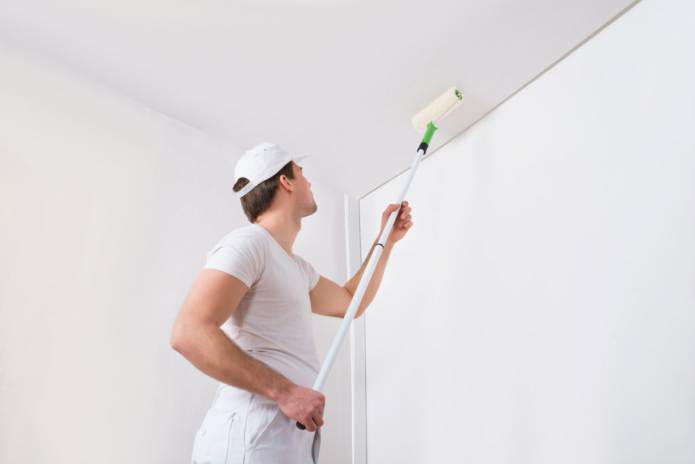 Dipingere il soffitto senza striature