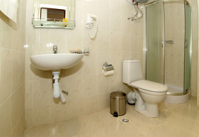 Kylpyhuone, jossa on korkea kosteus