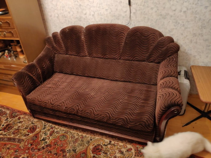 Naudota sofa
