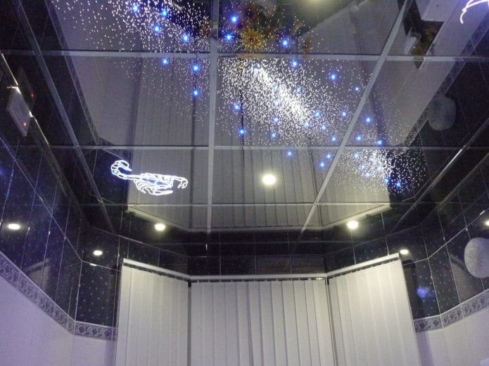 strop s hvězdami