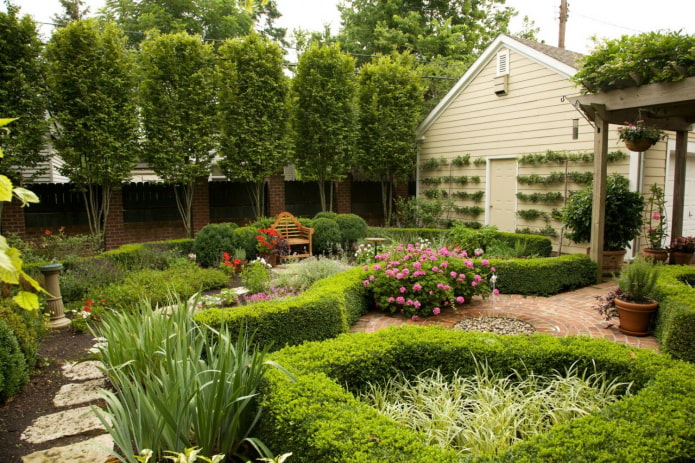 Landscaping with rounded shapes