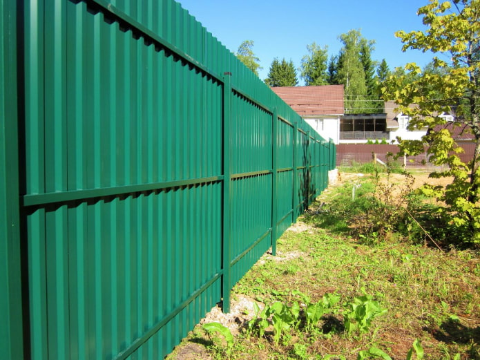 cartone ondulato colorato per la recinzione