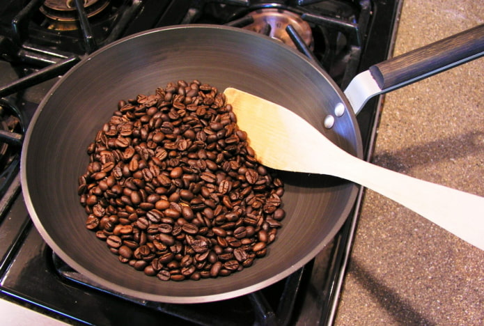 Καφές σε ένα τηγάνι