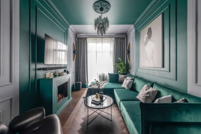 Smaragdový obývací pokoj ve studených barvách
