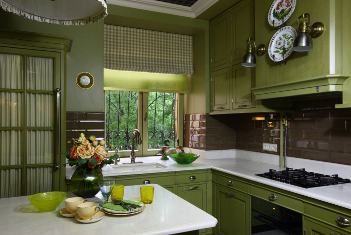 nhà bếp màu xanh lá cây đậm