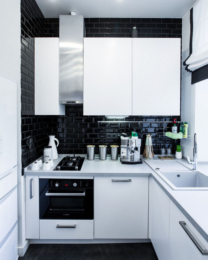 zwart-witte keuken