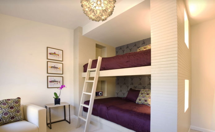 מיטת קומותיים בחדר יחיד