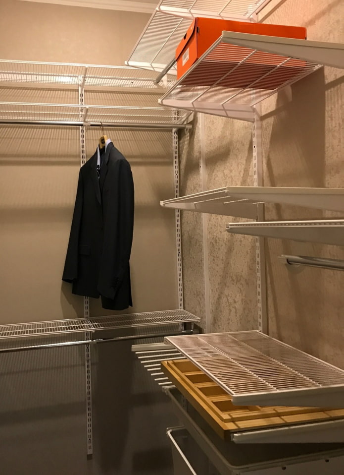 mesh garderobe