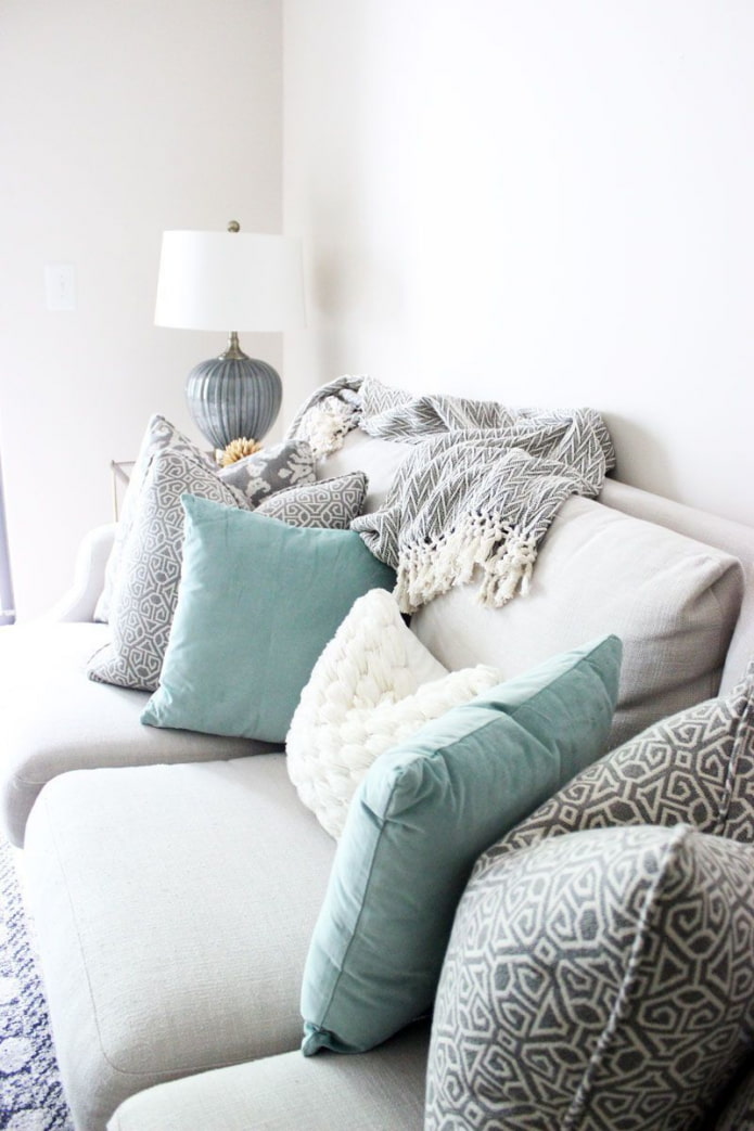lekkie poduszki na sofę