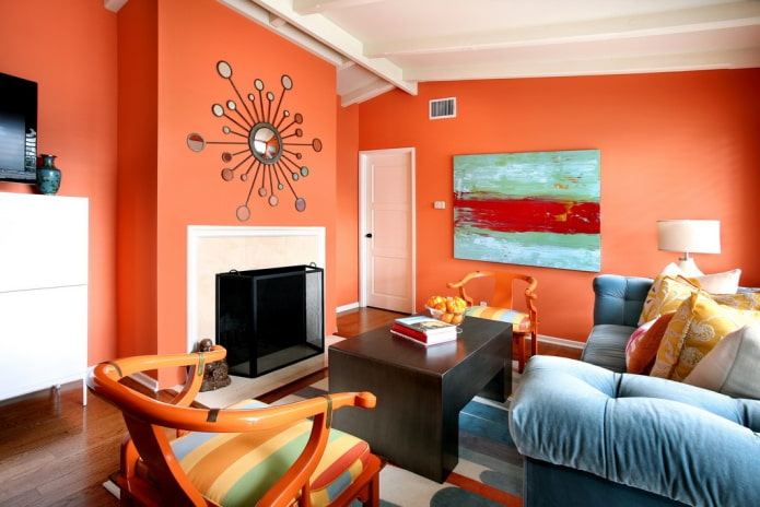 oranžové steny v obývacej izbe