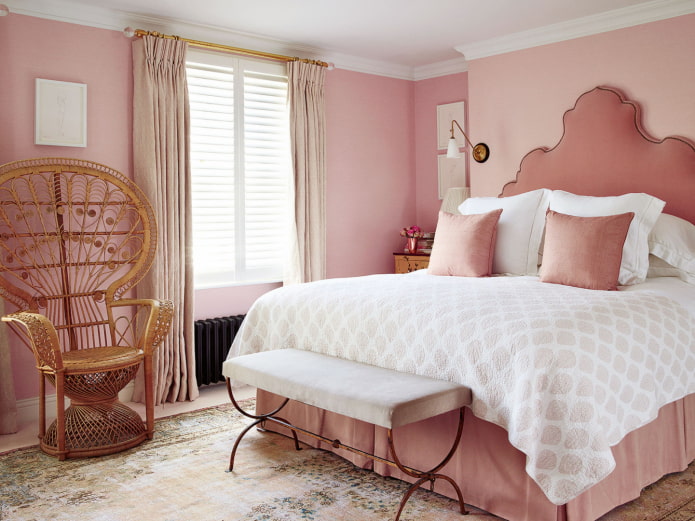 vaaleanpunainen makuuhuone