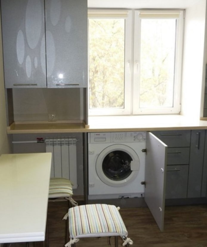 skalbimo mašina virtuvėje Chruščiovoje
