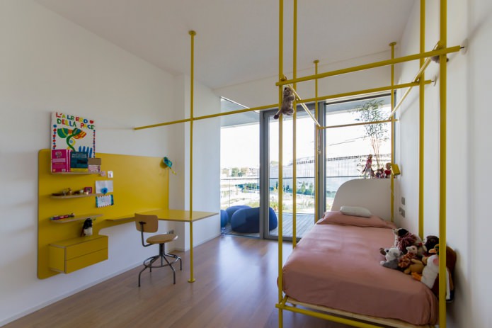 צינורות צהובים בעיצוב חדר הילדים