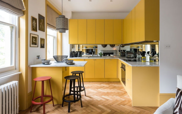 geltonas virtuvės komplektas