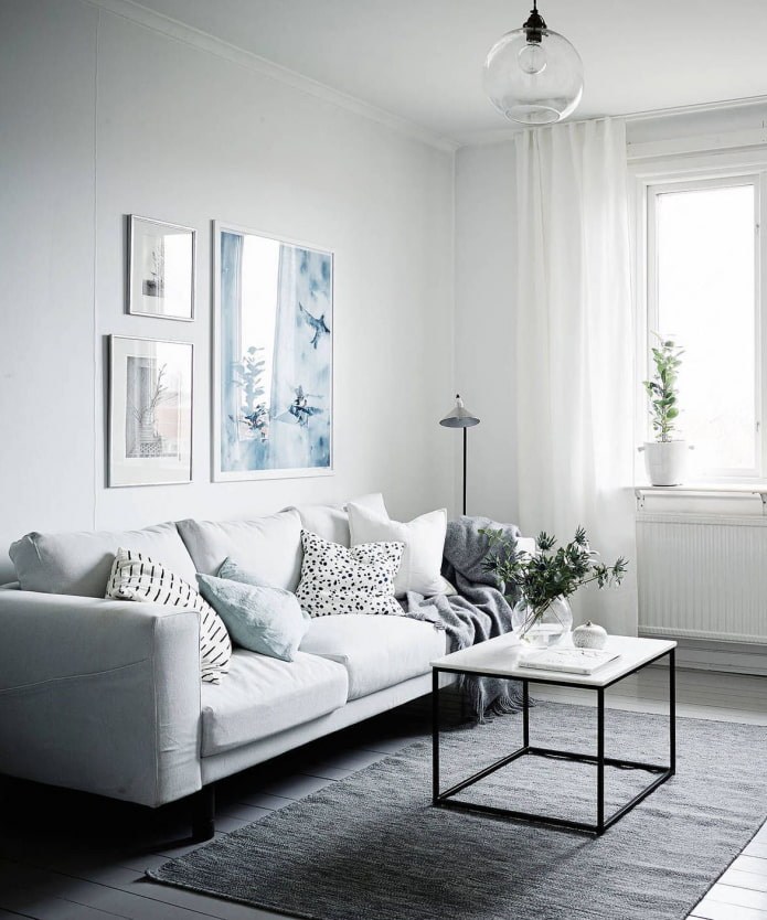 salon z białą sofą