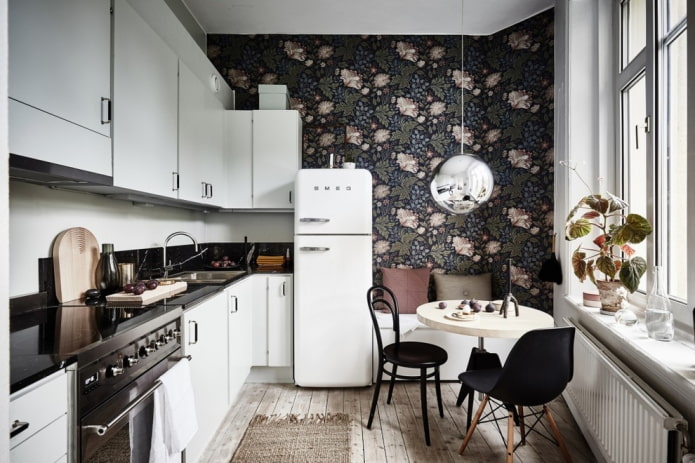 Behang met patroon in de keuken