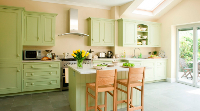 zelená kuchyň v domě