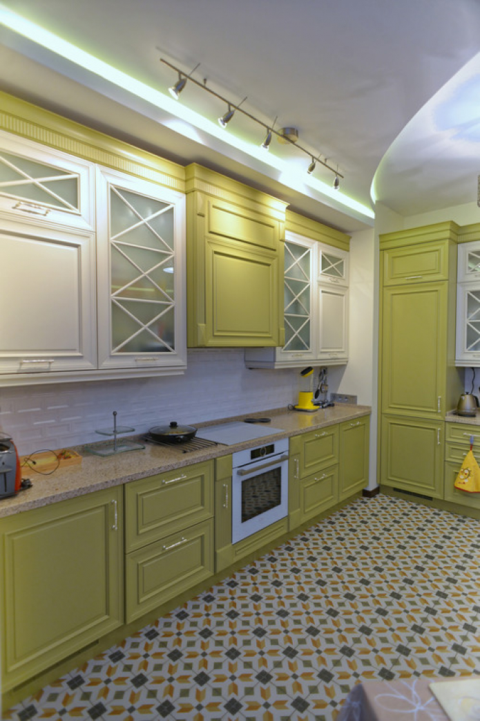dapur gaya klasik dengan pemegang emas