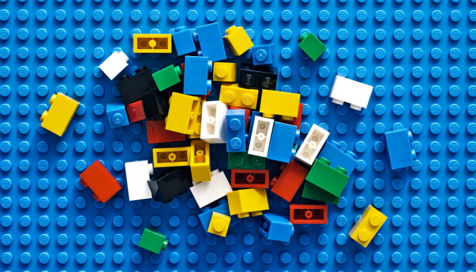 Lego ķieģeļi