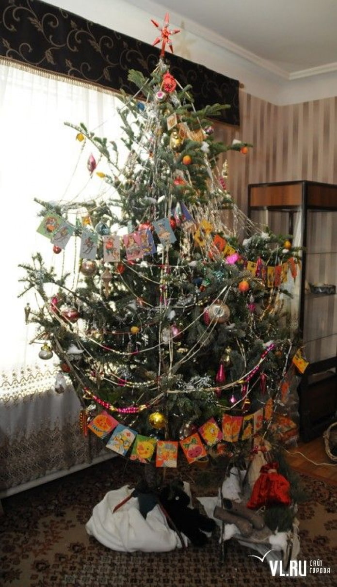شجرة عيد الميلاد بأسلوب عتيق