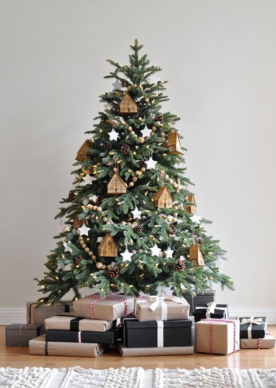 شجرة عيد الميلاد مع المنازل