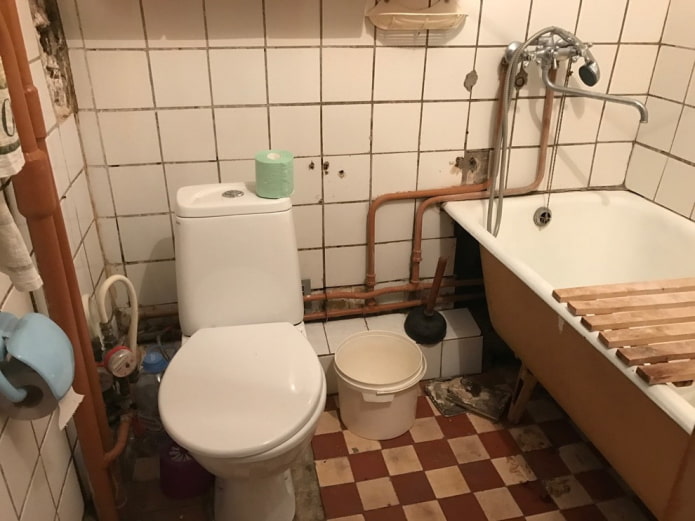 Badkamer voor renovatie