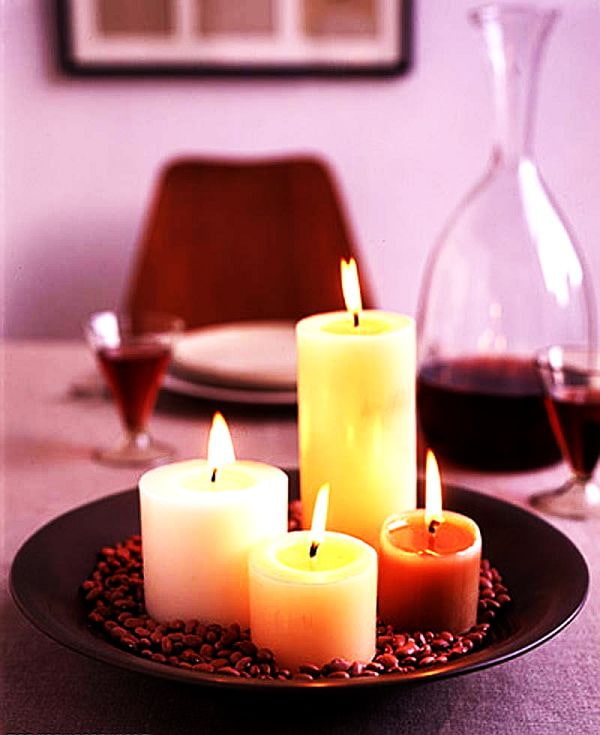 Žvakės ant stalo