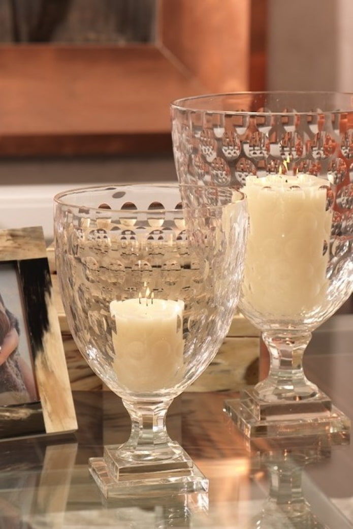 Žvakės vazose