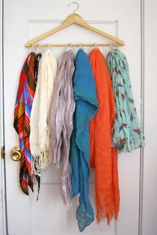 Sjaals op hangers