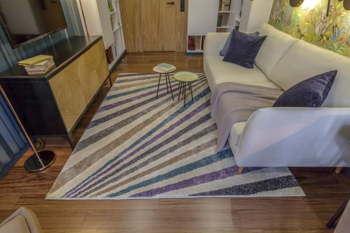 koberec v obývacej izbe