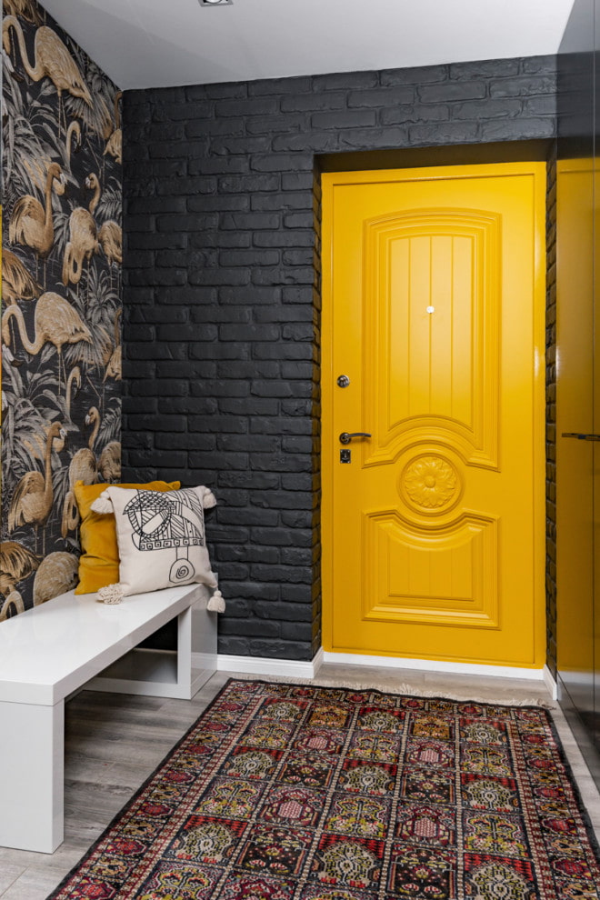 Žluté dveře