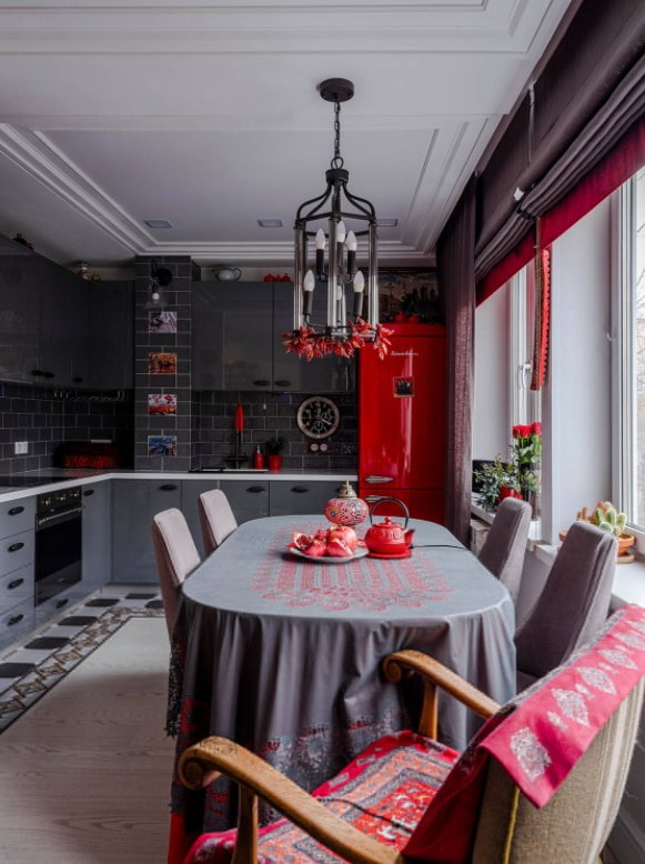 sort og rødt køkken