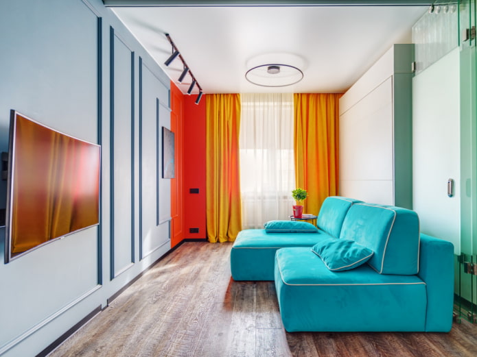 Obývací pokoj s barevnými detaily