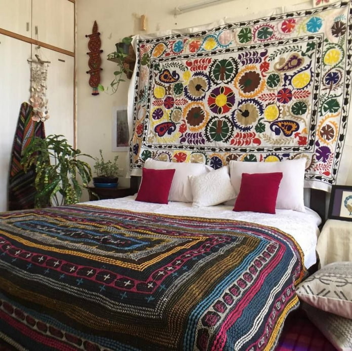 Boho-stijl tapijt in de slaapkamer