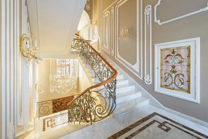 Art Deco marmora kāpnes