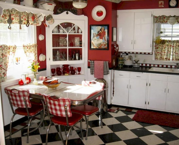 yhdistelmä punaista ja valkoista keittiössä