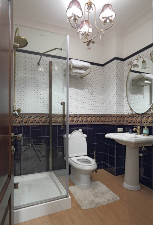 britiško stiliaus vonios kambarys