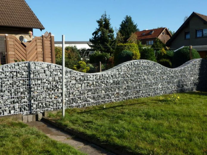 pagar cantik yang diperbuat daripada gabions