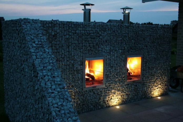 תנור עץ עשוי רשת ואבנים