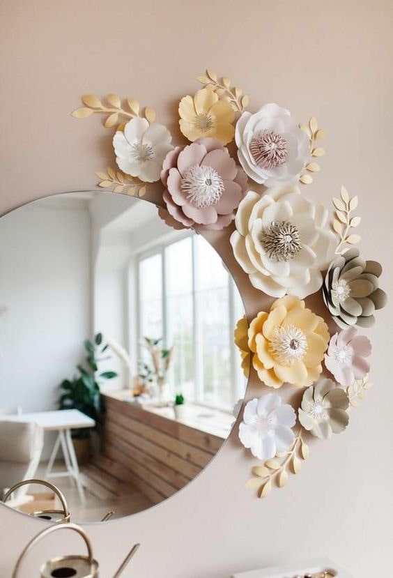 Đóng khung gương bằng hoa