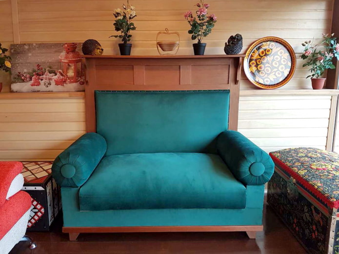 Реставриран диван