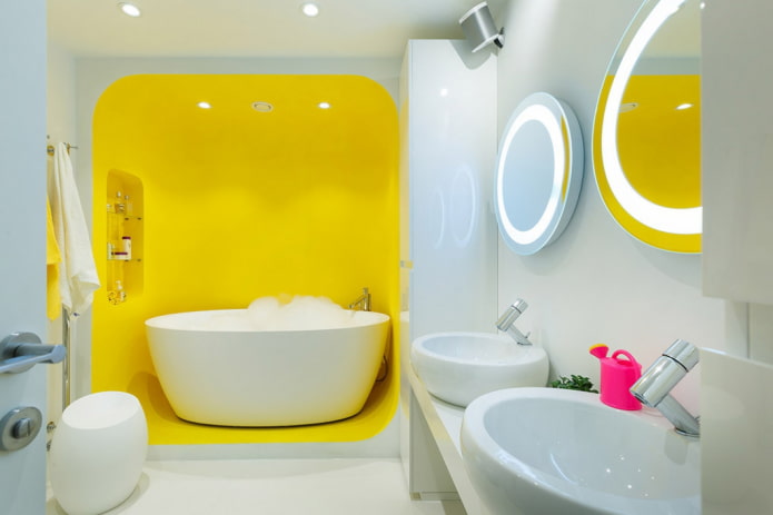 vannas istaba futūristiskā stilā ar dzeltenu nišu