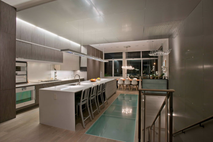 skleněná podlaha v kuchyni