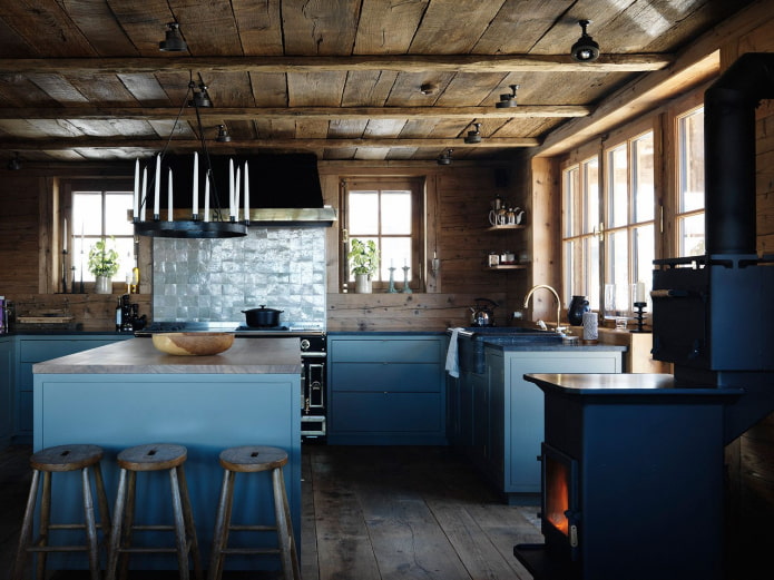 tumši zila matēta virtuve